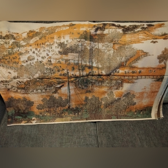 Elegant Cashmere Shawl - Picture 7 of 11